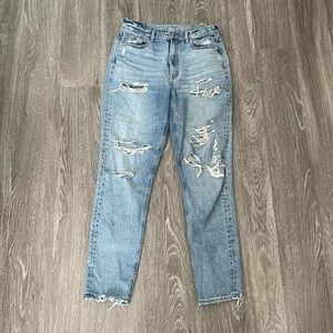 American Eagle Light-wash Ripped Mom Jeans